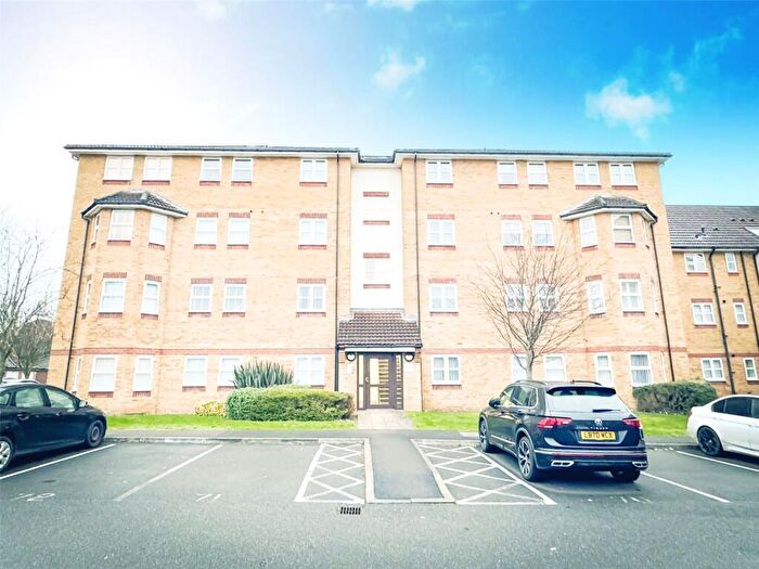 2 Bedroom Apartment To Rent In Lentworth Court, Aigburth, Liverpool, Merseyside, L17
