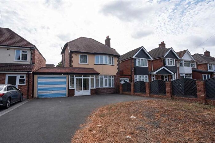 3 Bedroom Detached House For Sale In Stoney Lane, Birmingham, B25
