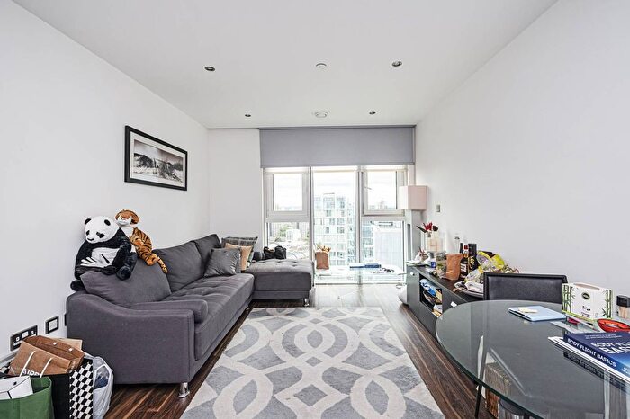 1 Bedroom Flat To Rent In Altitude Point, Aldgate, London, E1