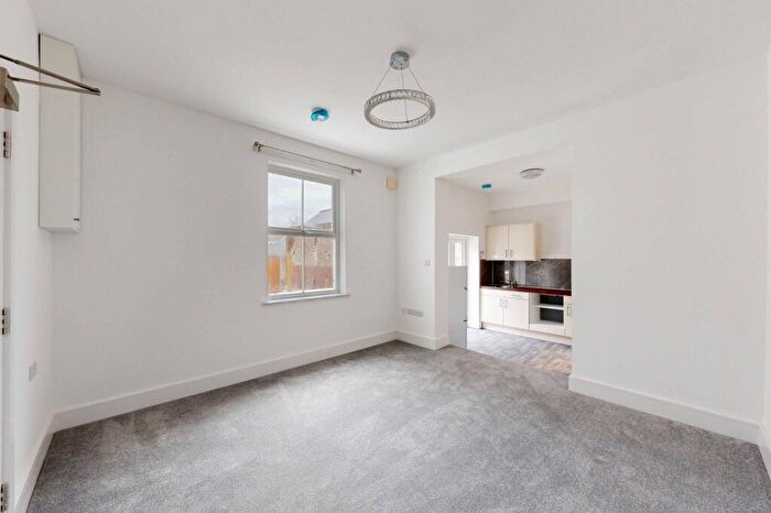 Studio To Rent In Ifield Road, Crawley, RH11