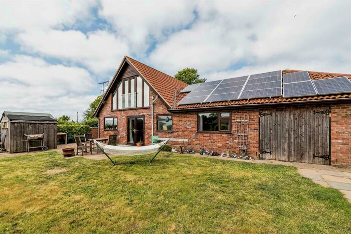 4 Bedroom Bungalow For Sale In Black Street, Gisleham, Lowestoft, NR33