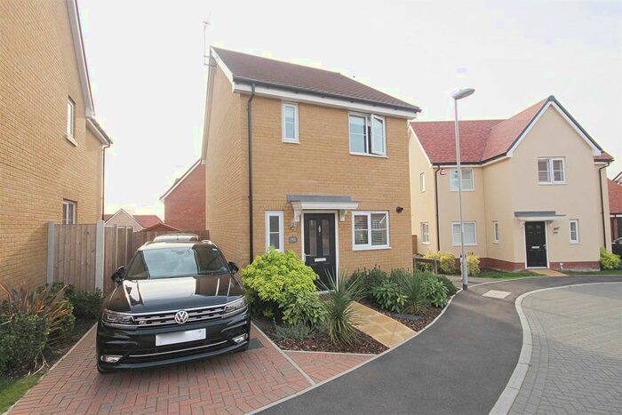 2 Bedroom Detached House To Rent In Mill Park Drive, Braintree, CM7