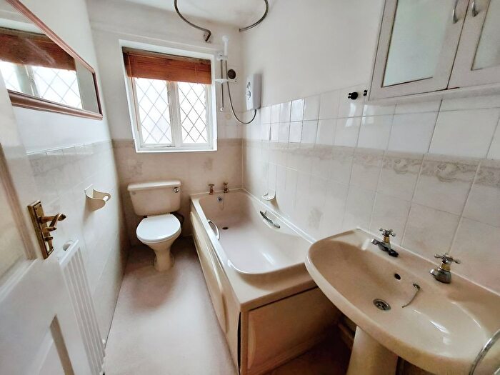 2 Bedroom Semi-Detached House For Sale In Waterslea, Eccles, M30