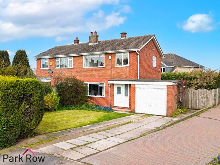 3 Bedroom Semi Detached House For Sale In Croftway, Sherburn In Elmet, Leeds, LS25