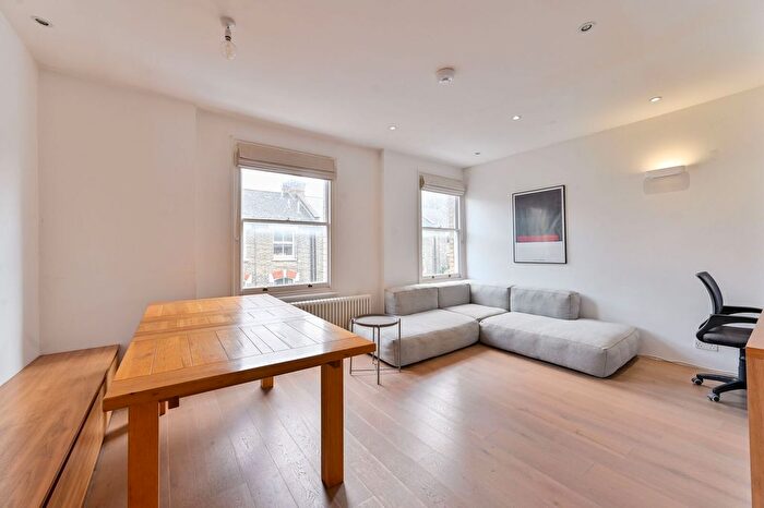 2 Bedroom Flat For Sale In Bonnington Square, Vauxhall, London, SW8