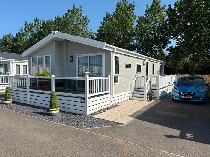 3 Bedroom Mobile Home For Sale In Shottendane Road, Birchington, CT7