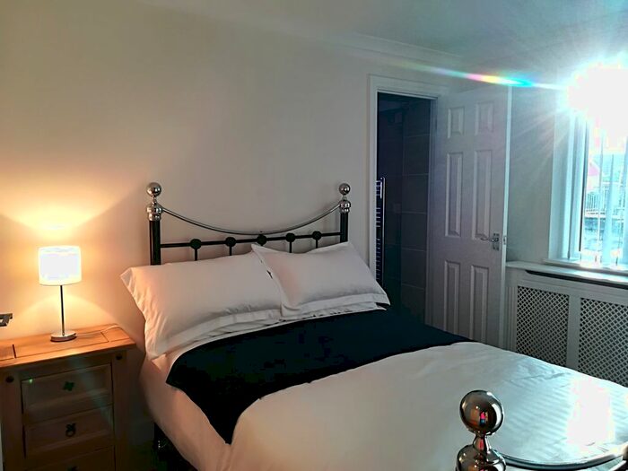 2 Bedroom Flat To Rent In Sketty Road, Swansea, SA2