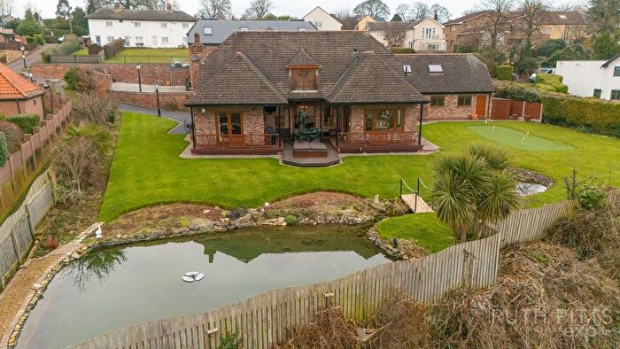 4 Bedroom Detached House For Sale In Holly Farm Court, Burghwallis, DN6