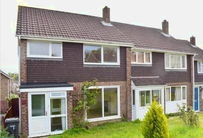 3 Bedroom Semi-Detached House To Rent In Reeves Way, Burlesdon SO31