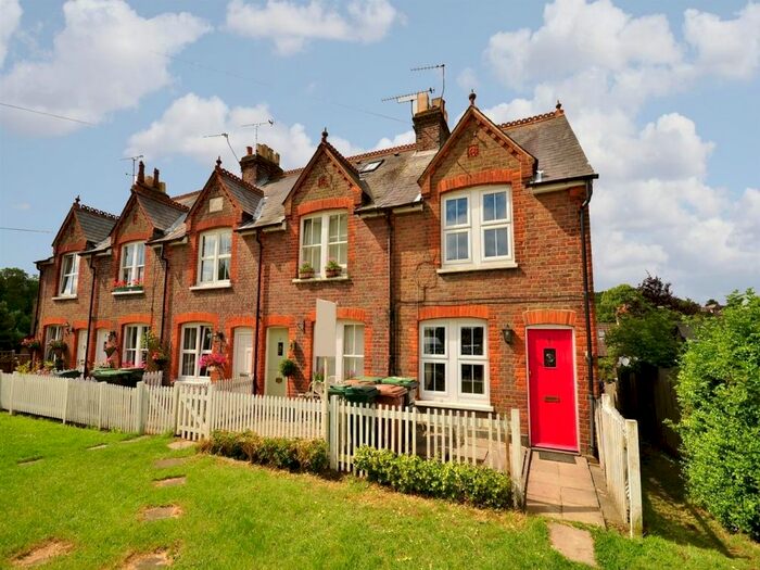 2 Bedroom Cottage To Rent In Chorleywood Bottom, Chorleywood, Rickmansworth, WD3