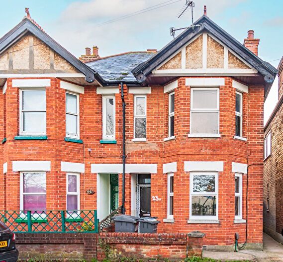 3 Bedroom Flat For Sale In Livingstone Road, Bournemouth, BH5