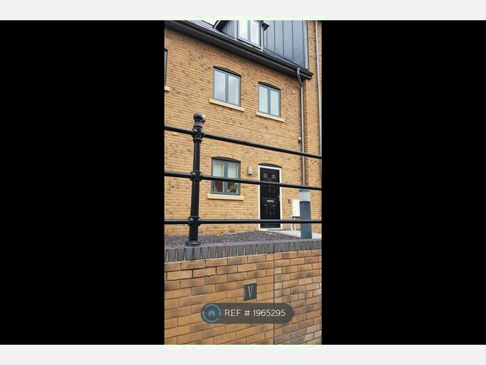 3 Bedroom Semi-Detached House To Rent In Abbey Wharf, Shrewsbury, SY2