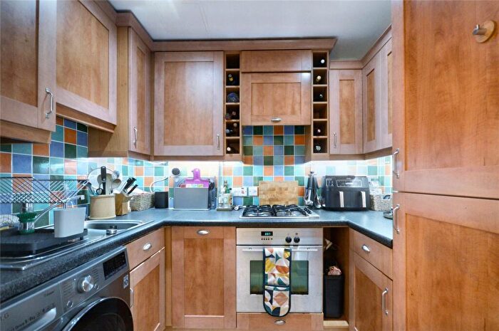 1 Bedroom Apartment For Sale In West Street, Haslemere, Surrey, GU27