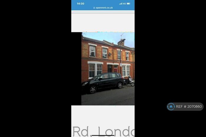 3 Bedroom Flat To Rent In Beck Rd, Hackney, E8