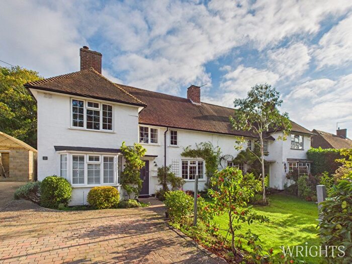 4 Bedroom Semi-Detached House For Sale In Brockswood Lane, Welwyn Garden City, AL8