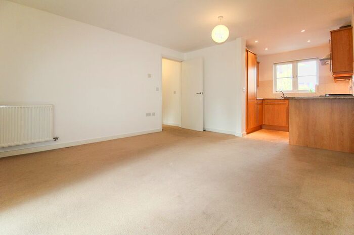1 Bedroom Flat To Rent In Revere Way, Ewell, KT19