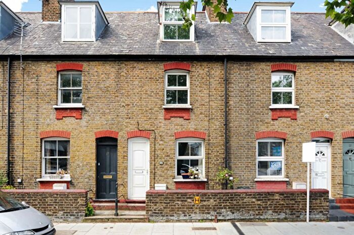 3 Bedroom Property To Rent In Lower Mortlake Road, Richmond, TW9
