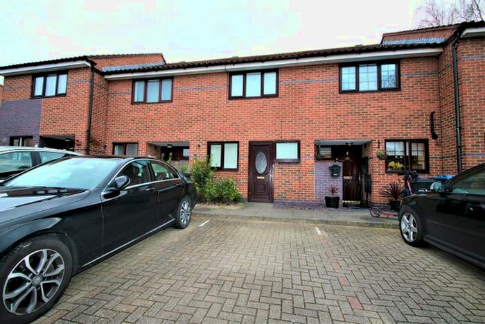 2 Bedroom Terraced House To Rent In Canal Walk, Croydon, CR0