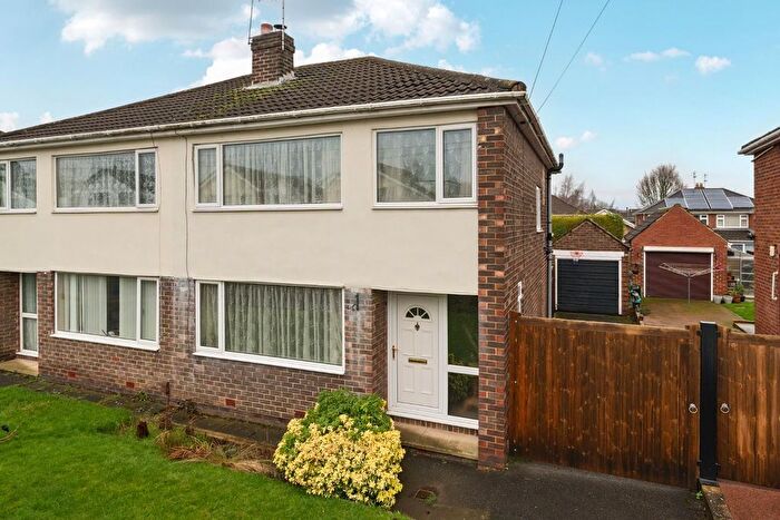 3 Bedroom Semi Detached House For Sale In Hall Orchards Avenue, Wetherby, LS22