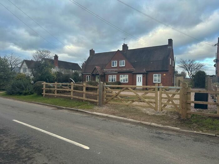 2 Bedroom Cottage To Rent In Luddington, Stratford-Upon-Avon, CV37