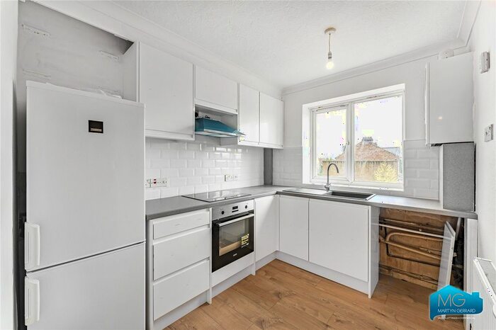 2 Bedroom Flat To Rent In Woodhouse Road, North Finchley, London, N12