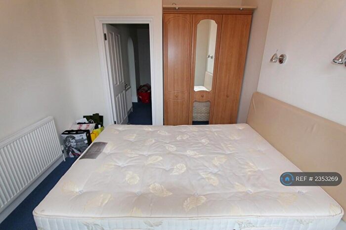 2 Bedroom Flat To Rent In Belsize Park Gardens, London, NW3