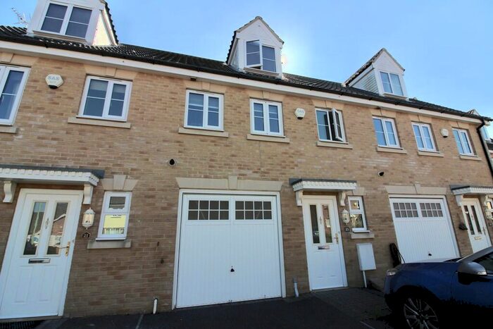 3 Bedroom Town House To Rent In Tubby Walk, North Oulton Broad, Lowestoft, NR32