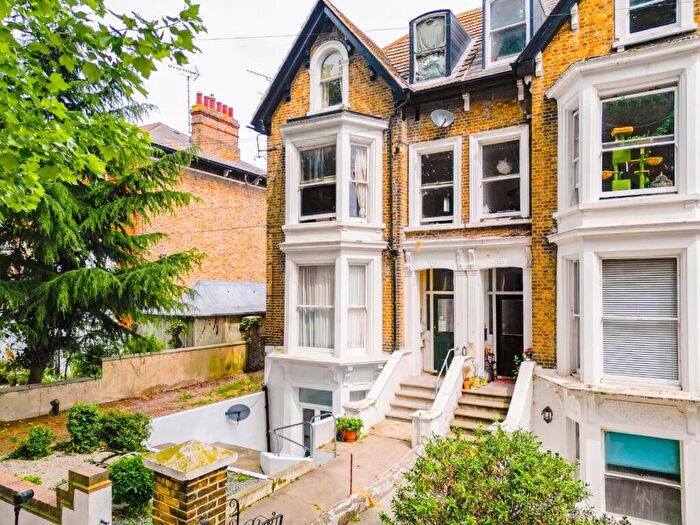1 Bedroom Flat For Sale In Alexandra Road, Southend-On-Sea, SS1