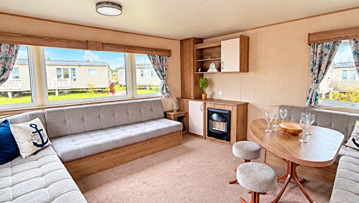 3 Bedroom Park Home For Sale In Breydon Water Holiday Park, NR31