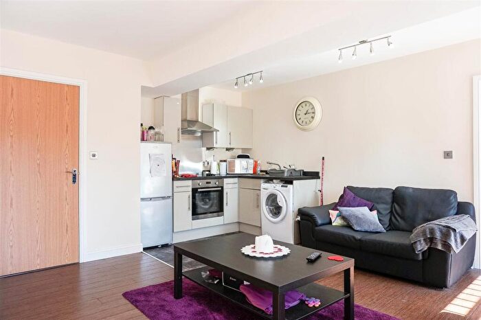 2 Bedroom Apartment To Rent In Ash Grove, Leeds, LS6
