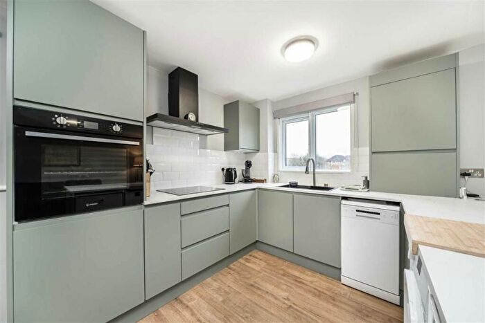 2 Bedroom Flat To Rent In Bede House, SE14