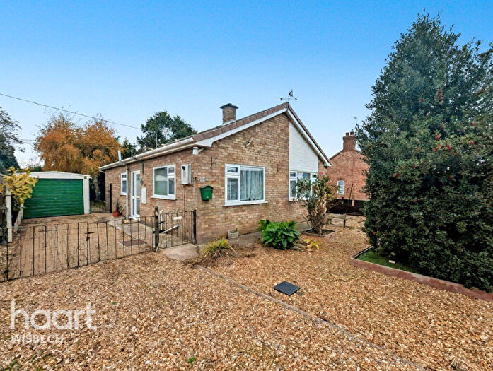 3 Bedroom Detached Bungalow For Sale In Listers Road, Upwell, PE14