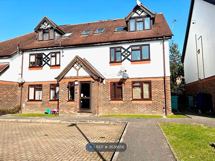 2 Bedroom Flat To Rent In Hazelwood Close, Harrow, HA2