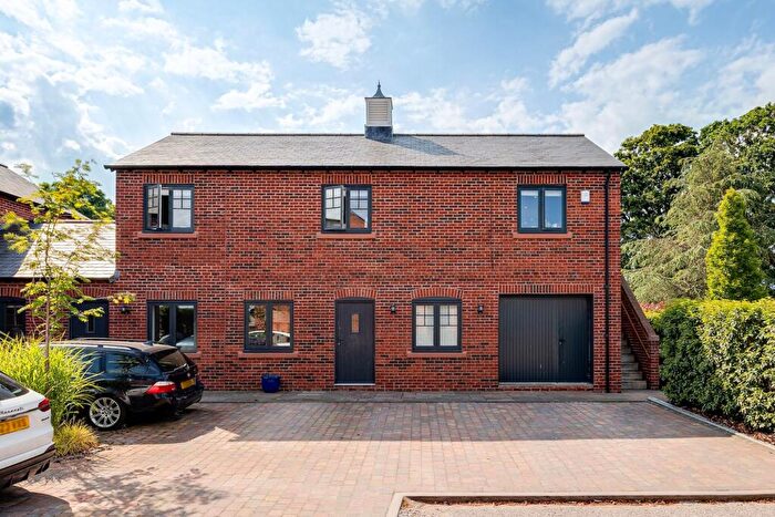 2 Bedroom Flat To Rent In Belgrave Garden Mews, Pulford, CH4