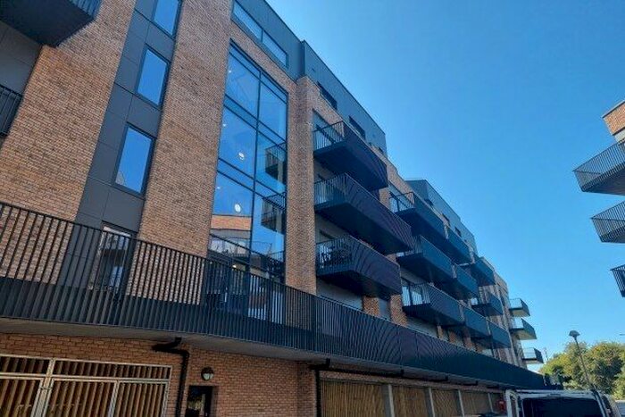 2 Bedroom Flat To Rent In Riverside Walk, Ashford, TN23