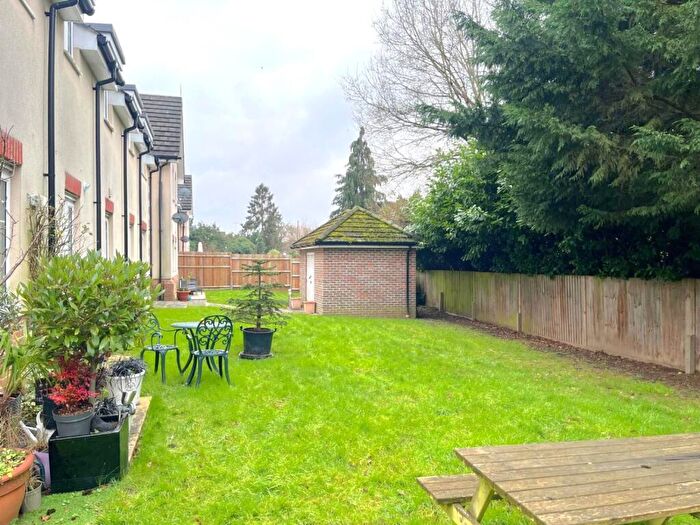 1 Bedroom Flat For Sale In Halcyon Close, Oxshott, Leatherhead, Surrey, KT22