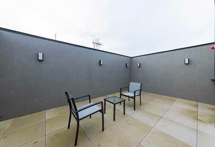 1 Bedroom Flat To Rent In Duke Street, Reading, Berkshire, RG1