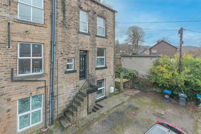 2 Bedroom End Of Terrace House For Sale In Stoney Street, Keighley, West Yorkshire, BD20