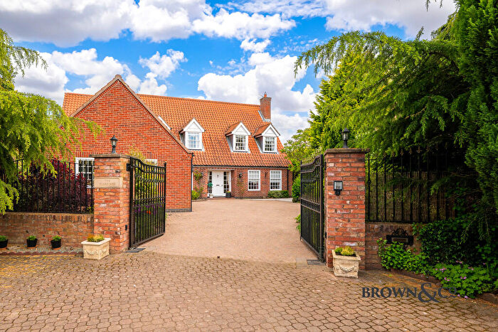 4 Bedroom Detached House For Sale In Great North Road, Barnby Moor, Retford, DN22