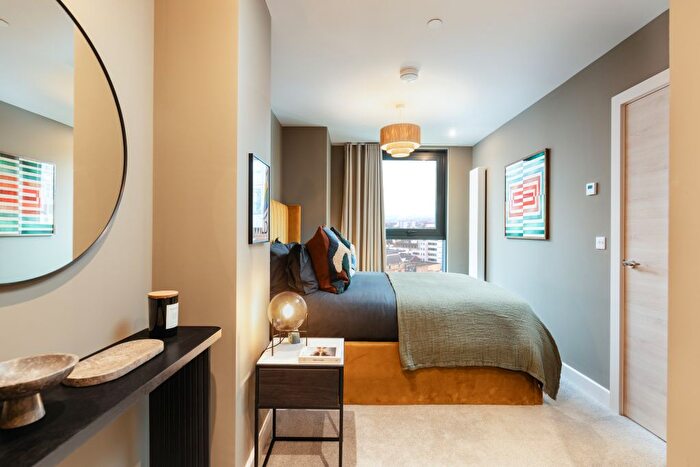 2 Bedroom Flat To Rent In Holland Street, Glasgow, G2