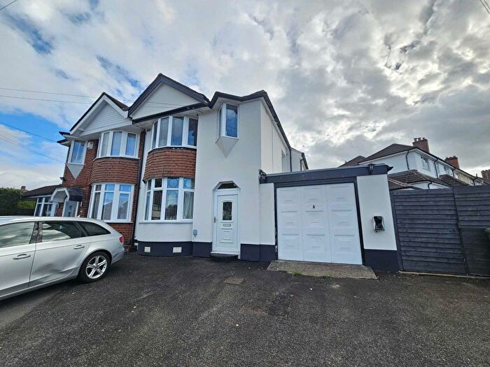 3 Bedroom Semi-Detached House For Sale In Croft Down Road, Solihull, B92