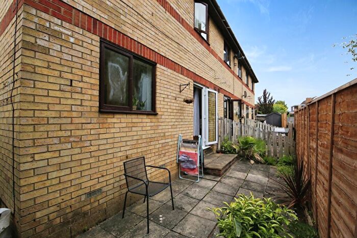 2 Bedroom Flat To Rent In Rivendale, Peterborough, PE4