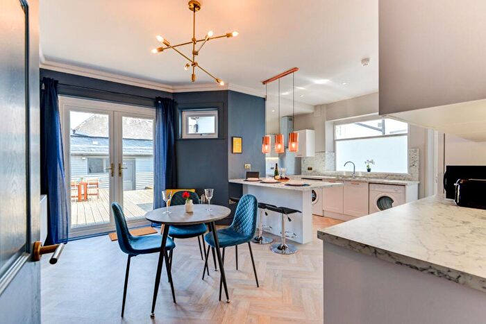 1 Bedroom Semi-Detached House To Rent In Cavendish Avenue, Eastbourne, BN22