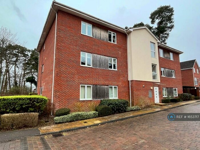 2 Bedroom Flat To Rent In Acer Court, Ascot, SL5
