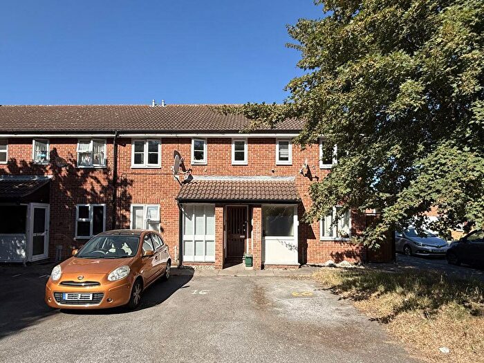 1 Bedroom Flat To Rent In Helleborine, Grays, RM17