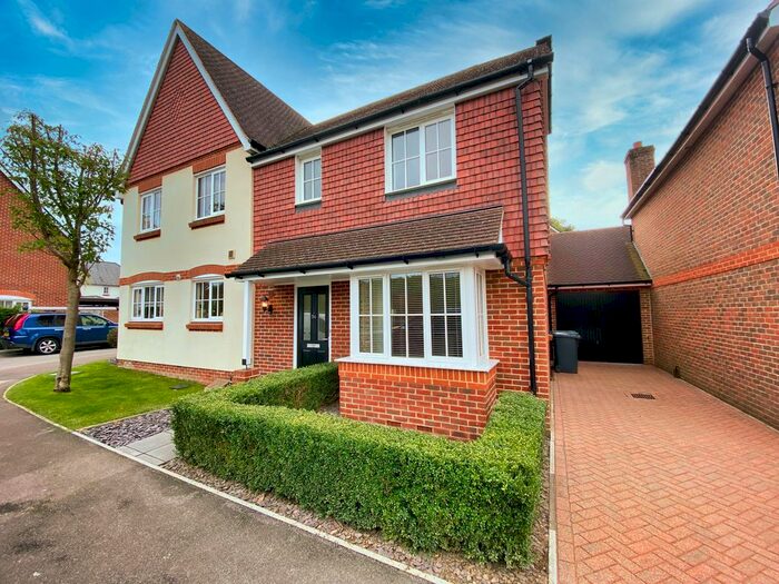 3 Bedroom Semi-Detached House To Rent In Old Common Way, Uckfield, TN22