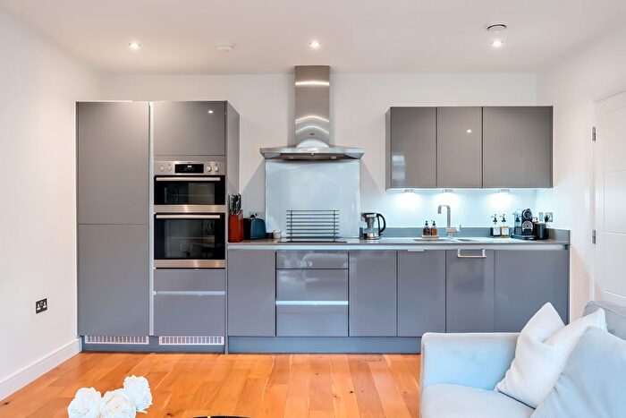 1 Bedroom Flat For Sale In Hudson Building, Prospect Row, London, E15