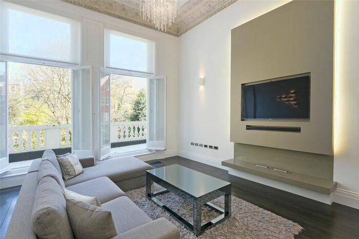 2 Bedroom Flat To Rent In Earls Court Square, Earls Court, SW5
