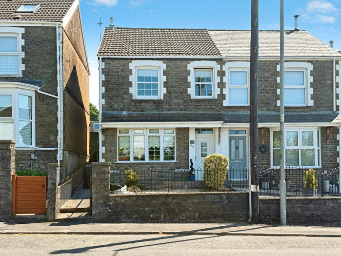3 Bedroom Semi-Detached House For Sale In Penywern Road, Neath, SA10
