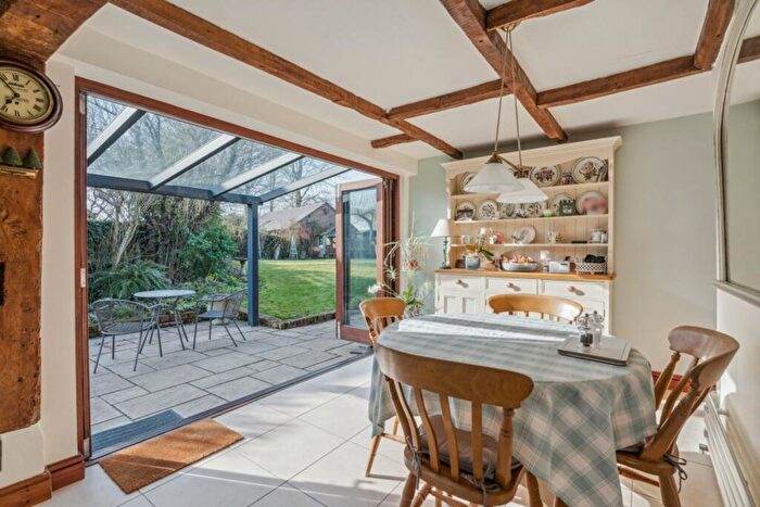 4 Bedroom Detached House For Sale In Thame Road, Longwick, HP27